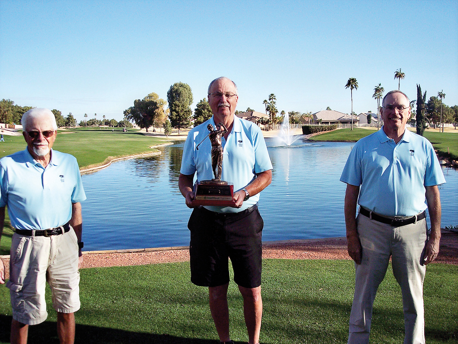 2021 Ironwood Cup Winner Ted Osborne (trophy presented by IMGA President Bob Clark and Tournament Director Dan Smith)
