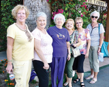 These six Cheers members enjoyed the Palm Springs Follies!