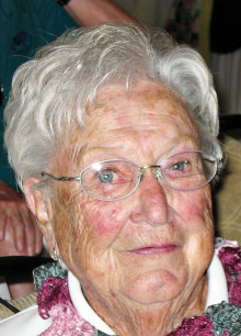 Jo Williams, at 95 years of age, exemplifies the spirit of the Oakwood Lady Niners Golf Association!