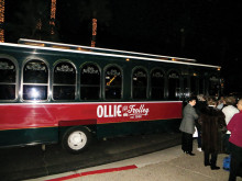 Members of Cheers Singles Club enjoyed a Christmas trolley ride on December 16!