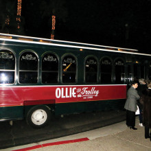 Members of Cheers Singles Club enjoyed a Christmas trolley ride on December 16!
