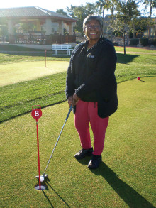 Annie Hall, Lady Putter’s President, takes a few practice shots. Annie and husband Jack have lived in the Sun Lakes area for 19 years and live in Cottonwood. They are retired from the federal government and settled here from Macedonia, Ohio.