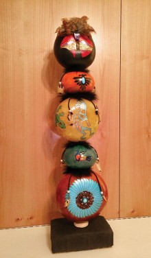 Pat Richards created this southwestern gourd totem.