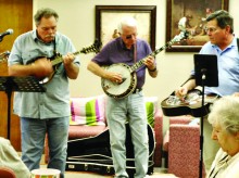 The Dry Heat Pickers entertain guests at The Perfect Place