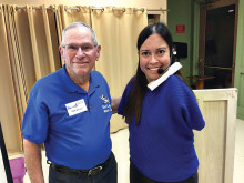 Jessica Cox, the first armless woman to receive a pilot’s license, was guest speaker at the Sun Lakes Aero Club gathering January 18. Here she is shown with Bob Walch, SLAC Vice President.