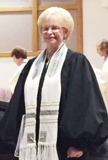 Sun Lakes Jewish Congregation Choir Director Lana Shagrin Oyer