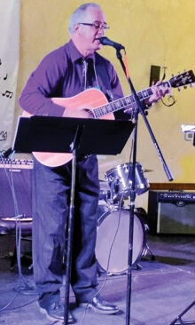 Rob Wright rocking 'n' rolling at the Arizona Classic Jazz Festival