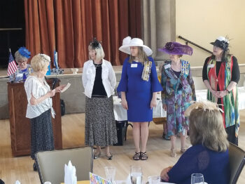 Pattie Colman, chaplain, swearing in new officers Judy Putnam, historian; Suzanne Young, vice regent; Mitzi Iverson, corresponding secretary; and Mary Knape, librarian